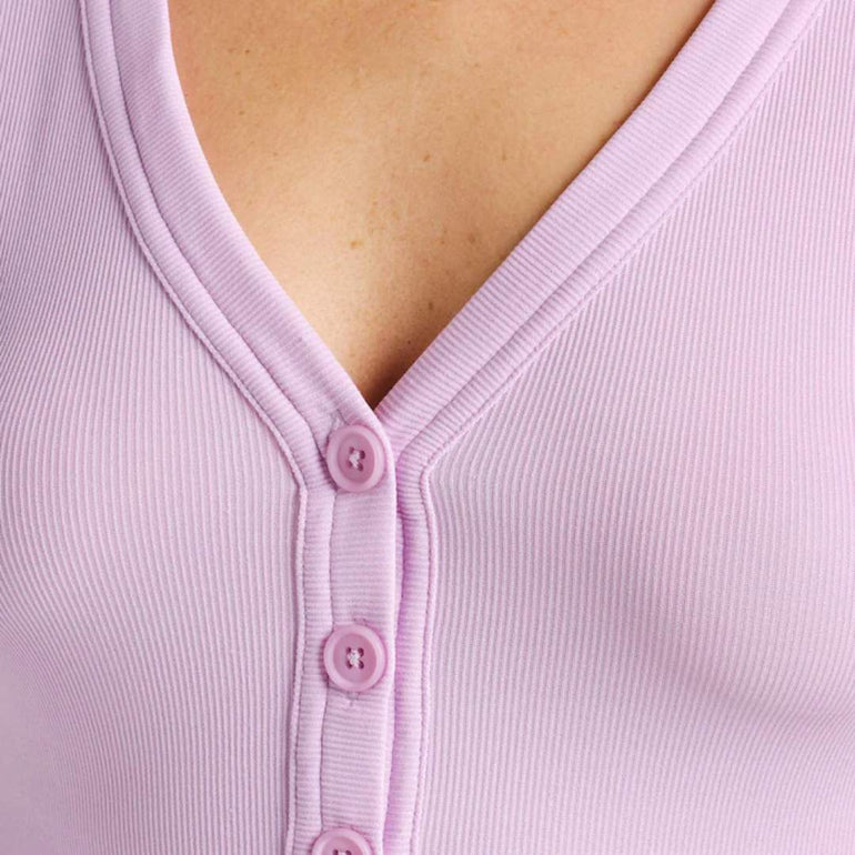 TravisMathew Women's Butterfly Beach Top 2023